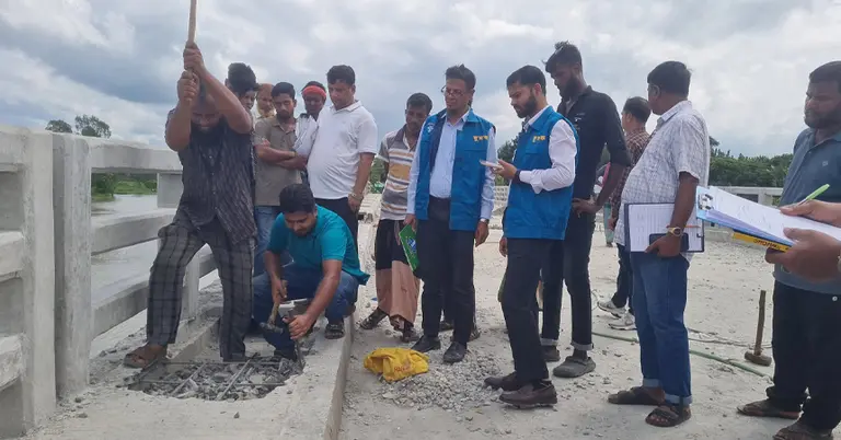 ১০ কোটি টাকার সেতুতে দুদকের অভিযান